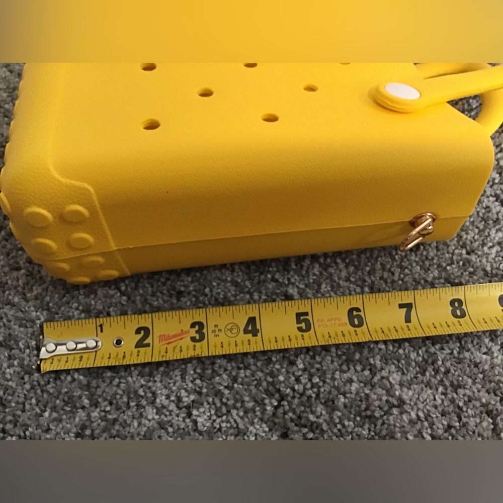 NWOT Yellow Tote Bag with strap and coin purse - Picture 2 of 3